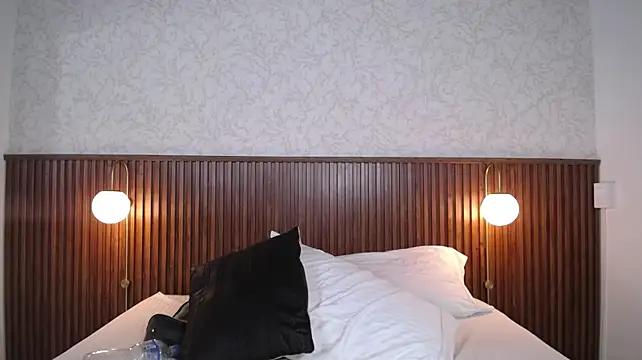 Ariana_Wayne webcam