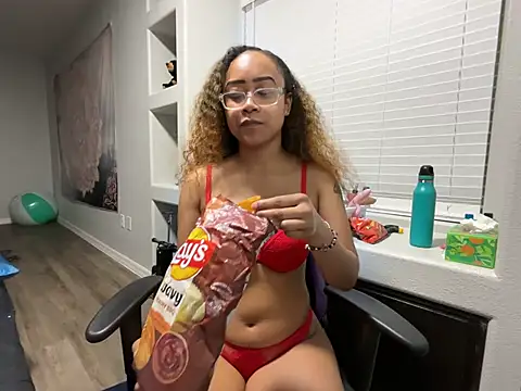 ReeseZen live cam on StripChat