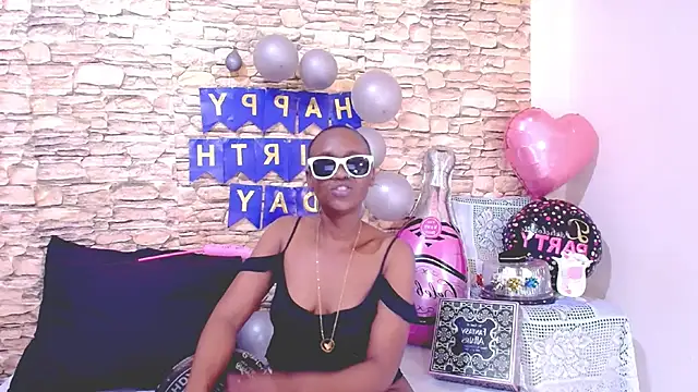 EbonyOlive69 webcam