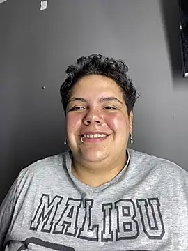 Hailey_Curvy webcam