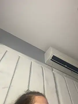 BrunetteBarbieXx_ webcam