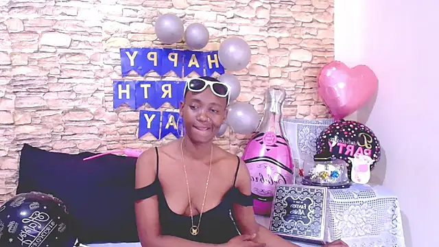 EbonyOlive69
