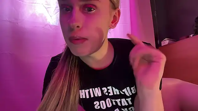 miss_amy00 (T teen) - shake one's ass