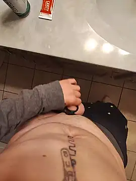 Cummaker69 webcam