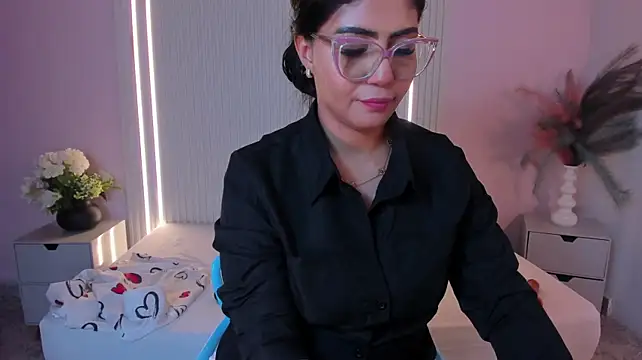 LucyWild8 webcam