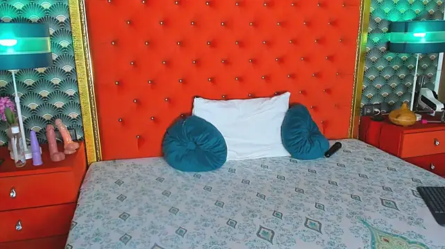 VallerieJones webcam