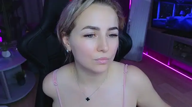 Mira_Mermayd live cam on StripChat