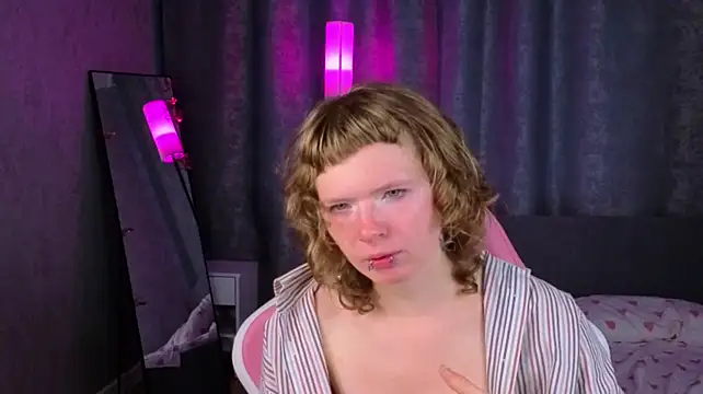 VioletDesiree webcam
