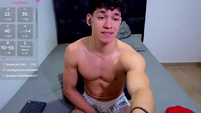 Luke_Muscle webcam