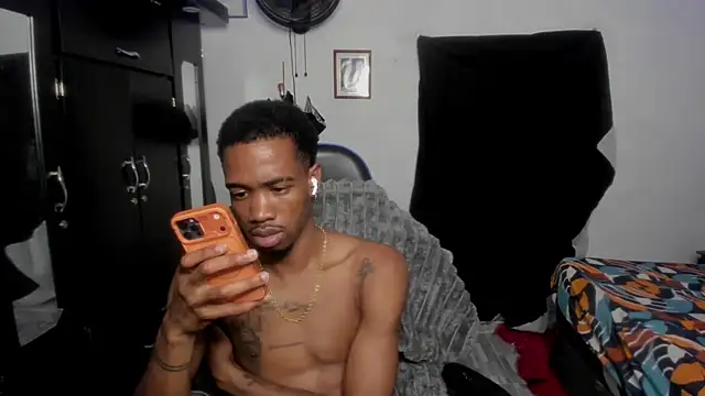 Kofi_exotic_2 webcam
