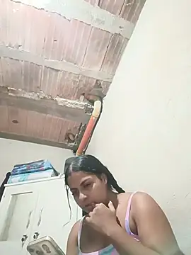 Giselabrunette25 webcam