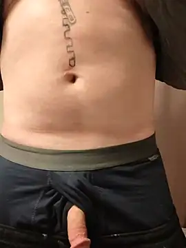 Cummaker69 live cam on StripChat