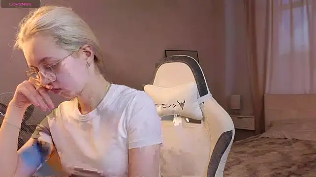mollyy_snow