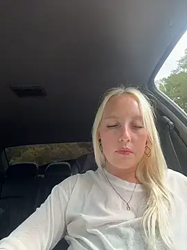 merlindave (F young) - Finger pussy/naked ✌️✌️🤤🤤😈