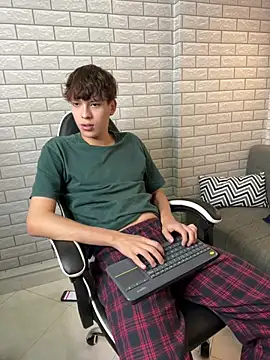 Nicola_hard webcam