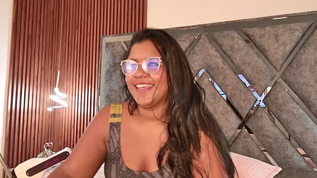 Slutty_Vicky live cam on StripChat