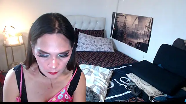 NinaDOM4CUM webcam