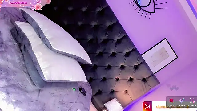 Amira_Ember webcam