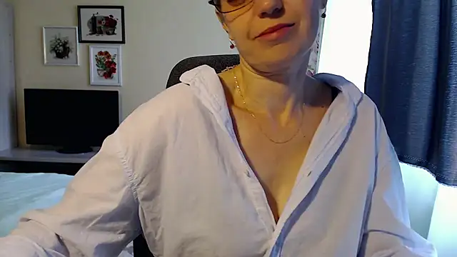 CutieErikaa live sex cam