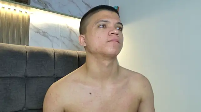 aly_n_sebas webcam