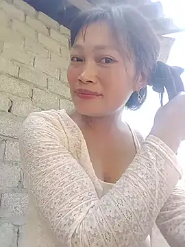 Buong-binh live cam on StripChat