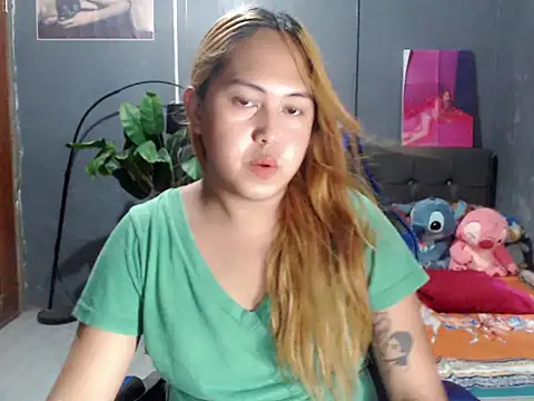 Chandria_Wilson live cam on StripChat