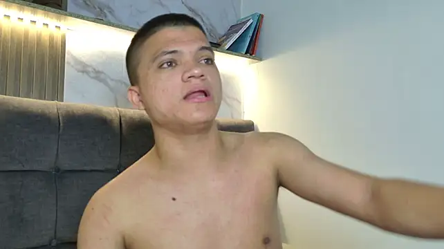 aly_n_sebas webcam