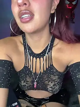 leyla_collinss_ (F teen) - show pussy + 2 finger