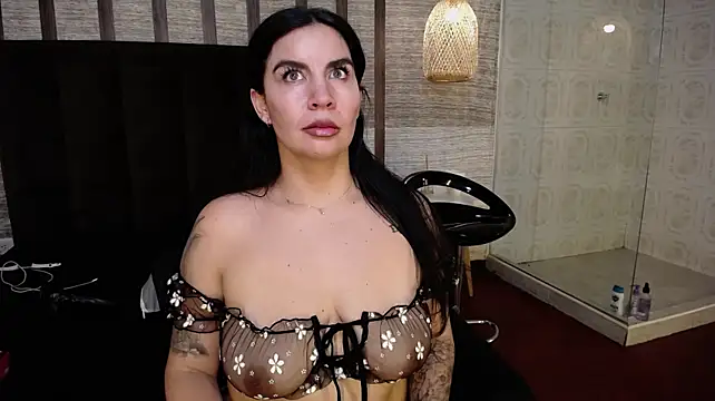 Hannah_Cross webcam