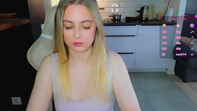blonde_kellyy webcam