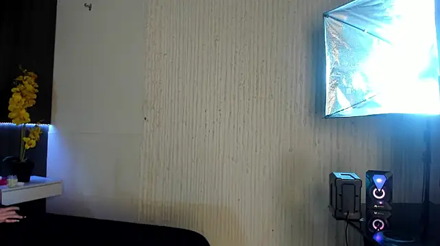 sally_hot18 webcam