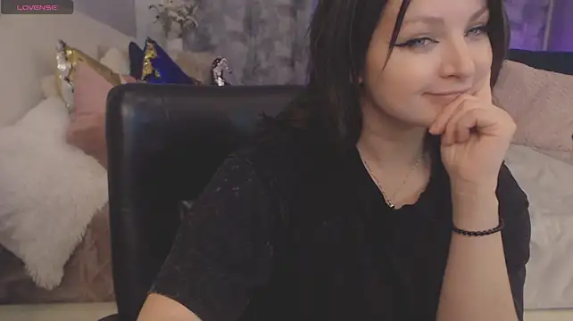 BritneyBarker live cam on StripChat