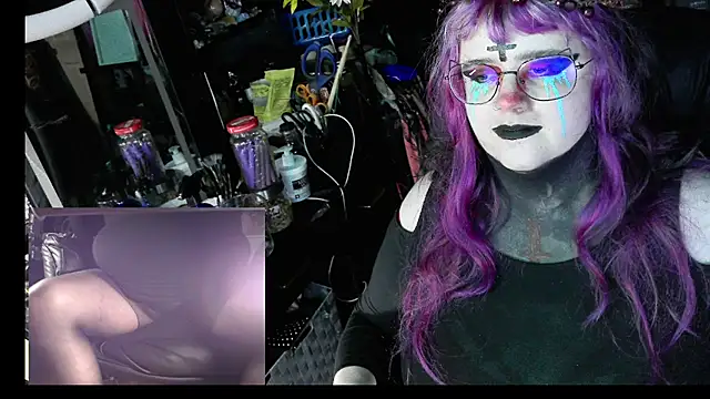 Sinstresshemlock live cam on StripChat