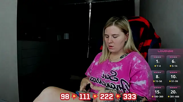 Olivia_Munk live cam on StripChat
