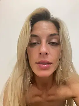 Bellalolahot webcam