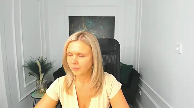 AgathaKlouin webcam