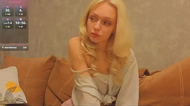 AliceDarsY webcam