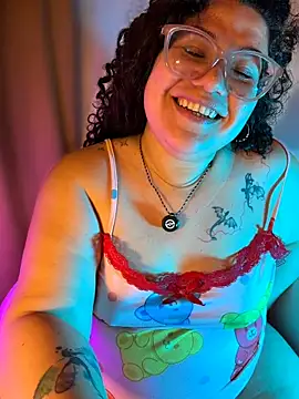 CurlyMilf_Vannexxxa webcam