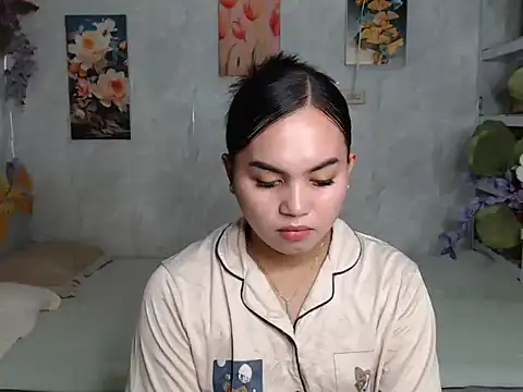 ur_asiankat webcam