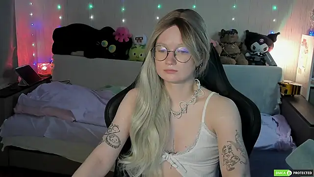 JulietFowler webcam
