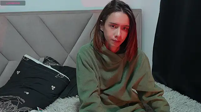 Bonnieshyy live cam on StripChat