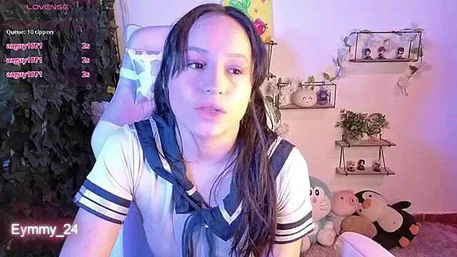 Eymmy_24 live cam on StripChat