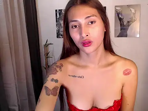 queen_alicemore live cam on StripChat
