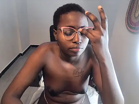 sweetsin12 live cam on StripChat
