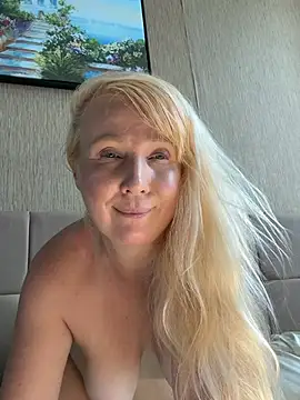EmmaInLove23 webcam
