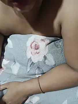 DipaliAliya webcam