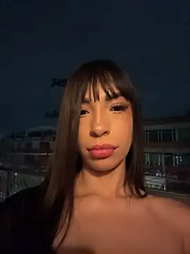 MylaDreams webcam