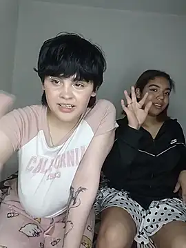 Valkiria_and_Sam webcam