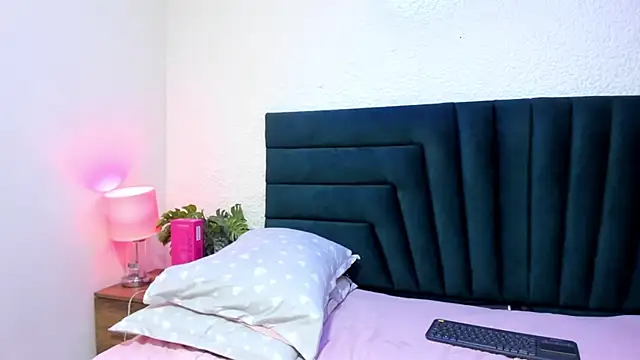 VictoriaRouge_ webcam