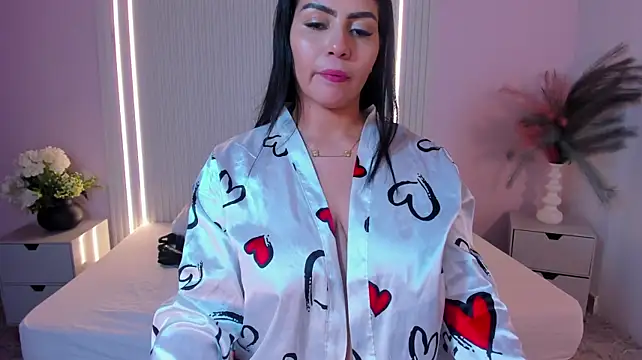LucyWild8 webcam